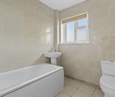 Rutherford Road, Aylesbury - Photo 5