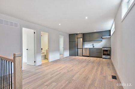 For Lease - 48 Lanark Avenue Unit# B, Toronto, Ontario - Photo 3