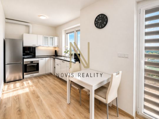Pronájem bytu 1+kk a garsoniéry 37 m² - Fotografie 1