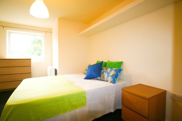 1 Bed Flat, Harper House, M19 - Photo 1