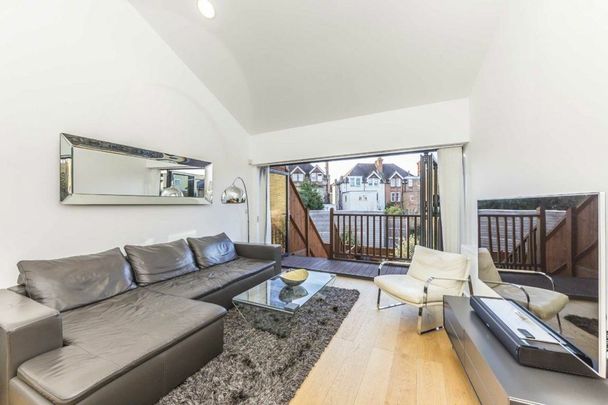 Grove Footpath, Surbiton, KT5 - Photo 1