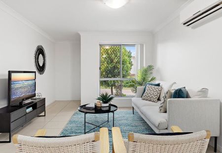 3 Bedroom Townhouse in Prime Location - Photo 2