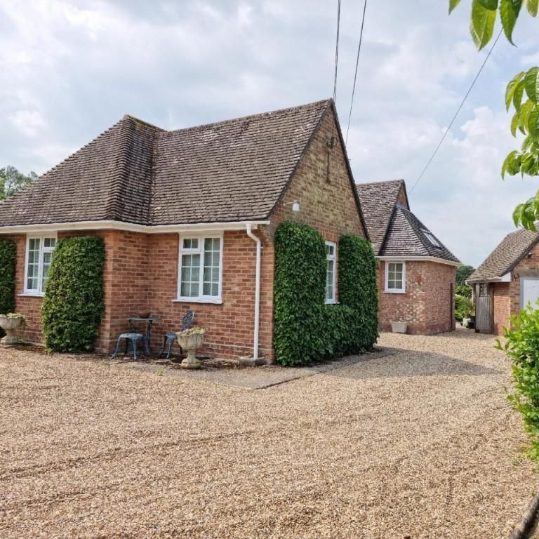 4 bedroom detached house to rent - Photo 1