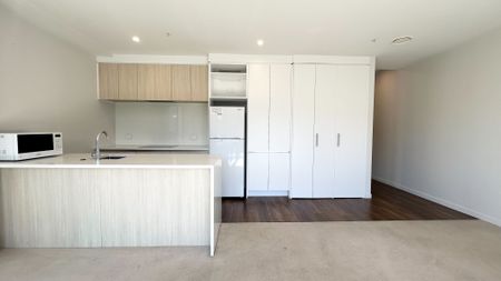 2 Bedrooms on Edgerley Ave - Photo 5