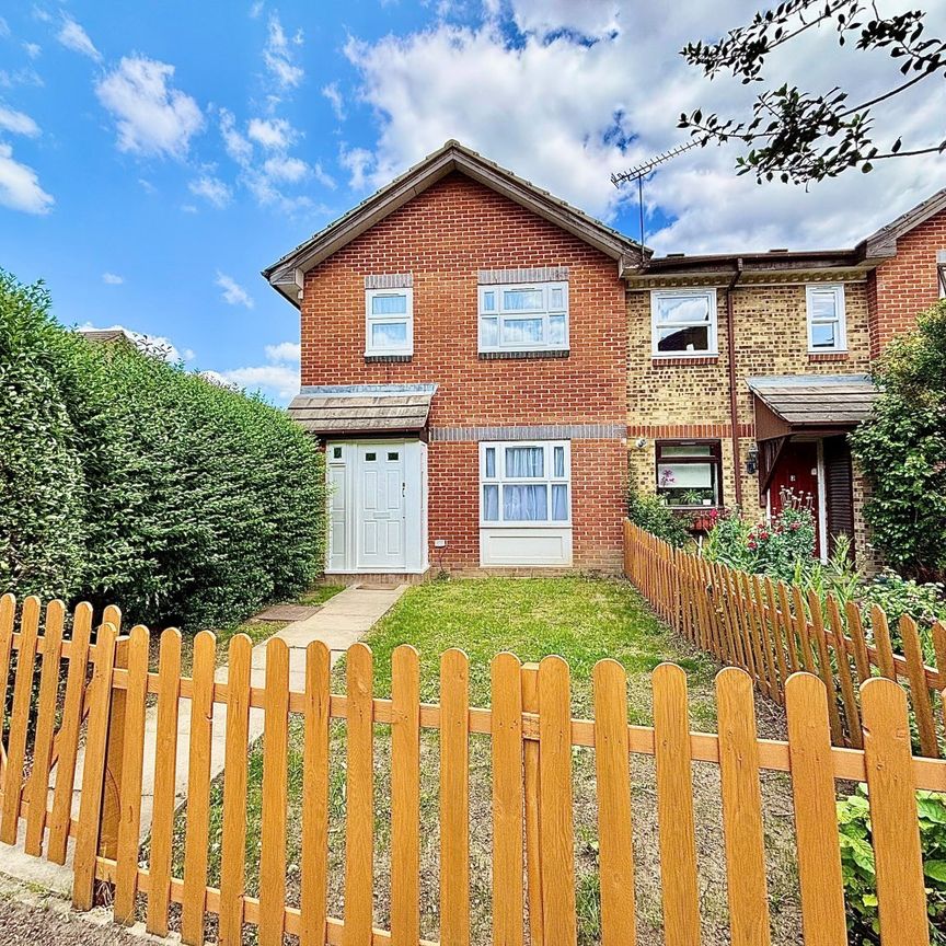 Clarence Road, Manor Park, E12, London - Photo 1