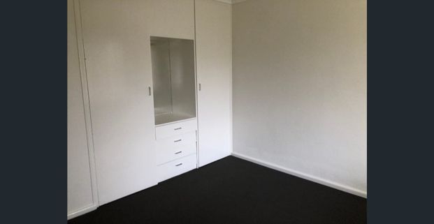 1 Bedroom Unit on Quiet Block - Photo 1