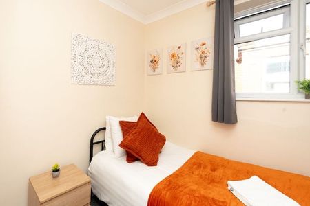 2 Bed Flat, Oxford Avenue, SO14 - Photo 4