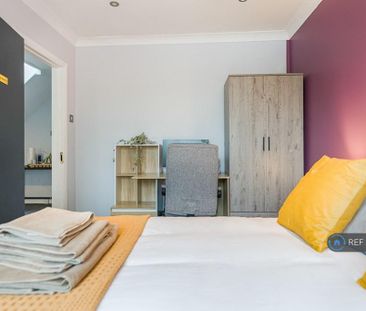 1 bedroom in a house share to rent - Photo 4
