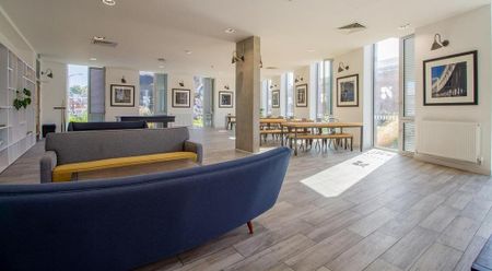 1 bedroom in a flat share to rent - Photo 5