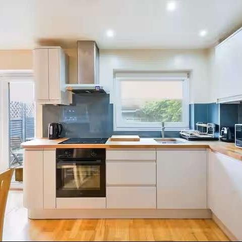 St. Michaels Close, London, E16 - Photo 1