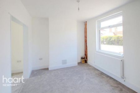 2 bedroom semi-detached house to rent - Photo 3