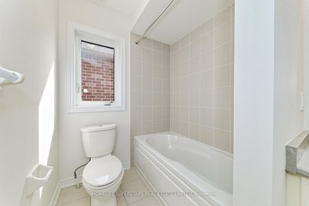 Detached Home For Lease | X8142840 - Photo 3