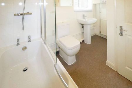 1 bedroom in a house share to rent - Photo 5