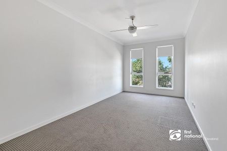 MODERN FAMILY HOME IN BEAUTIFUL CLEVELAND - Photo 2