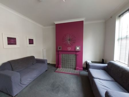 Autumn Place, Hyde Park, Leeds, LS6 1RJ - Photo 3