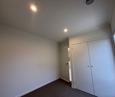 Contemporary Comfort with Modern Appeal - Photo 5