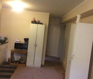 A cozy 2 double bedrooms self contained unit . - Photo 1