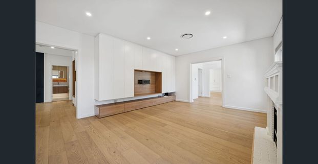 Immaculately Presented Family Home in Prime Location! - Photo 1