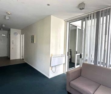 Furnished 1 Bedroom Apartment - Photo 2