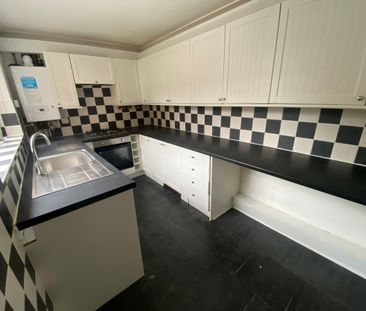 3 bed terraced house to rent in Brewer Street, Bishop Auckland - Photo 2