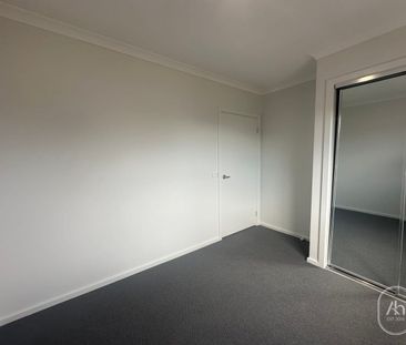 Brand New Contemporary Living in the Heart of Tarneit - Photo 4