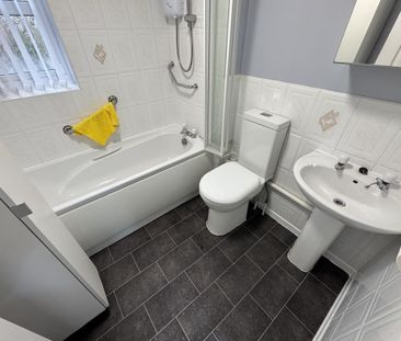 Copplestone Court, Longview Drive, Manchester - Photo 3