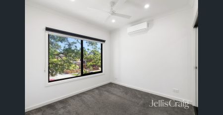 Executive-Style Living in a Prime Heidelberg Heights Location - Photo 5