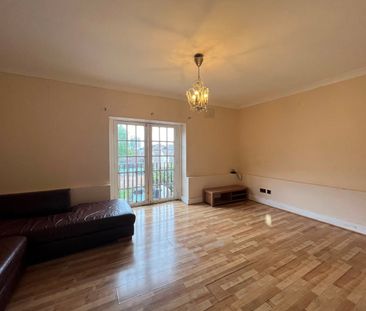 2 Bed Flat, Regal Row, SE15 - Photo 2