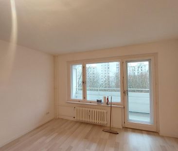2-Zimmer-Wohnung mit Loggia sucht neue Mieter! - Photo 1