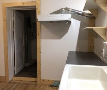 3.5 Au Centre-ville Dans Un Triplex - Photo 2