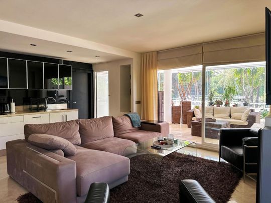Alquiler Apartamento en Este - Golf Río Real, Marbella - Photo 1
