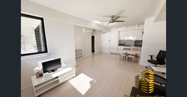 Furnished North-Facing One Bedroom Apartment - Photo 1