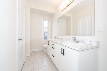 For Lease - 28 Credit Lane, Richmond Hill, Ontario - Photo 4