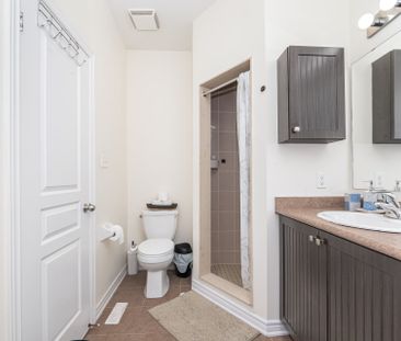 For Lease - 8 Fitzgibson Street, Brampton, Ontario - Photo 3