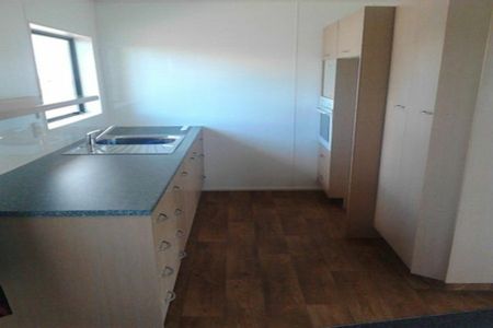 Peaceful Family Living in a Quiet Cul-de-Sac - Photo 3