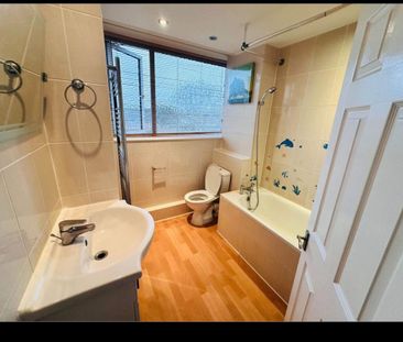 1 bedroom in a house share to rent - Photo 6