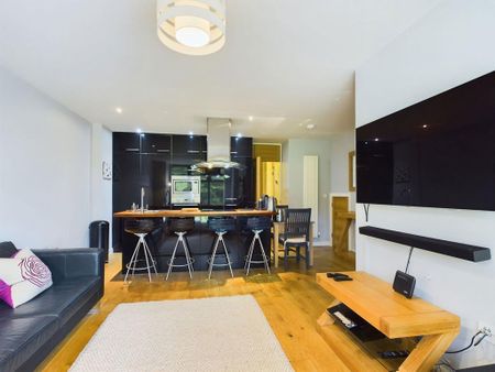 2 bedroom apartment to rent - Photo 3