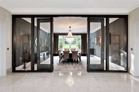 A stunning family home finished to an exceptional standard throughout. SHORT LET ONLY. - Photo 5