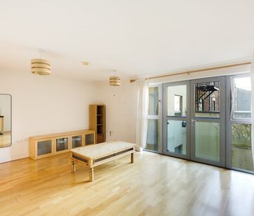 1 Bed Flat - Photo 3