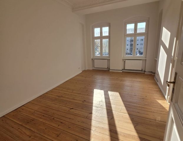 Attraktive Altbauwohnung– Charmant, modernisiert und bezugsbereit - Photo 1