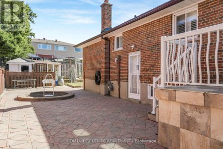 31 SCARDEN AVENUE - Photo 3