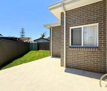 Brand New&comma; Modern Living&excl; - Water Inc - Photo 5