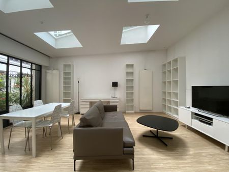 Location Appartement 2 pièces Meublé 56m² PARIS 10ème - Photo 2