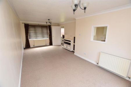 3 bedroom end of terrace house to rent - Photo 4
