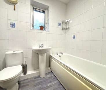 2 bedroom semi-detached house to rent - Photo 3