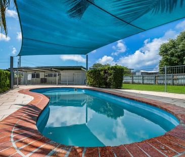 18 Eclipse Street, Rowes Bay. - Photo 4