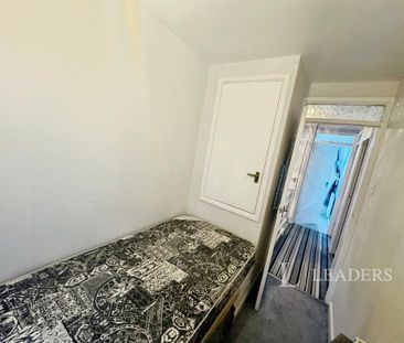 3 bedroom terraced house to rent - Photo 6
