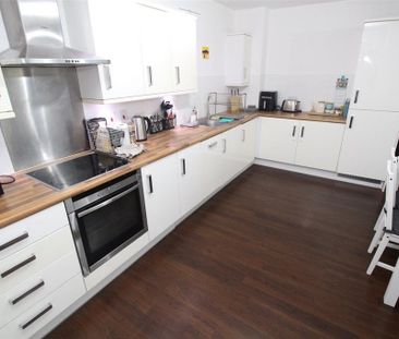 2 bedroom apartment to rent - Photo 5