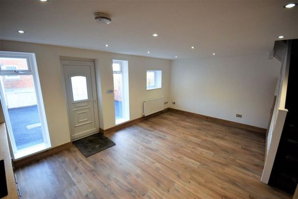 1 bedroom House To Let Total Size: 496 SQ FT - Photo 1