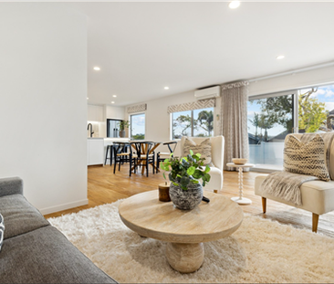 FULLY RENOVATED - 2 BEDROOMS - ST HELIERS - Photo 2